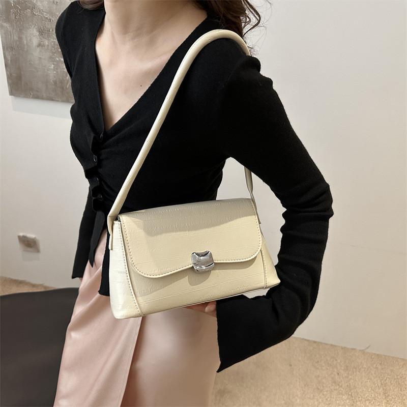 Vintage Chic Underarm Bag For Women Stylish Minimalist Shoulder Tote Handbag 2024