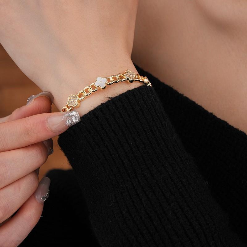 Elegant Floral Zircon Chain Bracelet Women Gold Plated Copper Alloy Stylish Daily Wear Office Casual Outfits