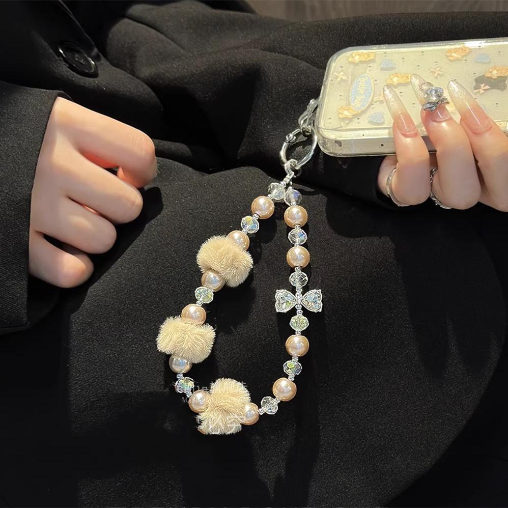 New high-end autumn and winter pom-pom mobile phone chain beaded short lanyard bag keychain pendant girl pendant