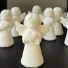 Figurină Înger Albă Imprimată 3D cu Design Inimă Ținută și Finisaj Mat Pentru Decor Birou Acasă Cadouri de Sărbători