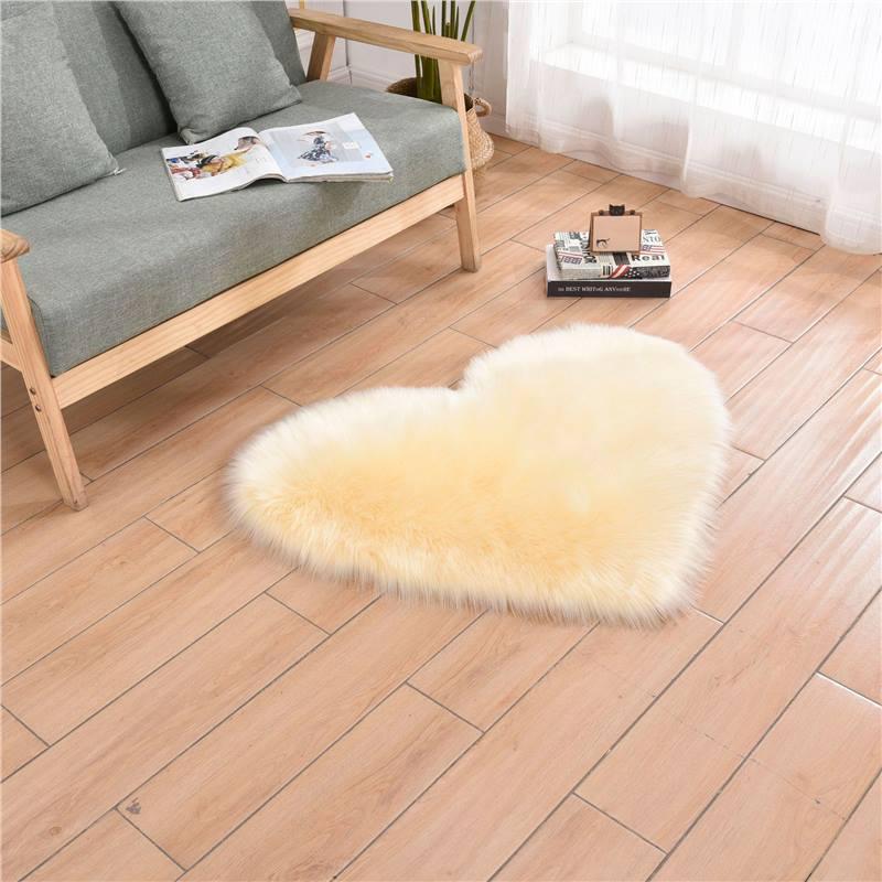 Ivory Heart-Shaped Imitation Wool Carpet for Bedroom & Living Room