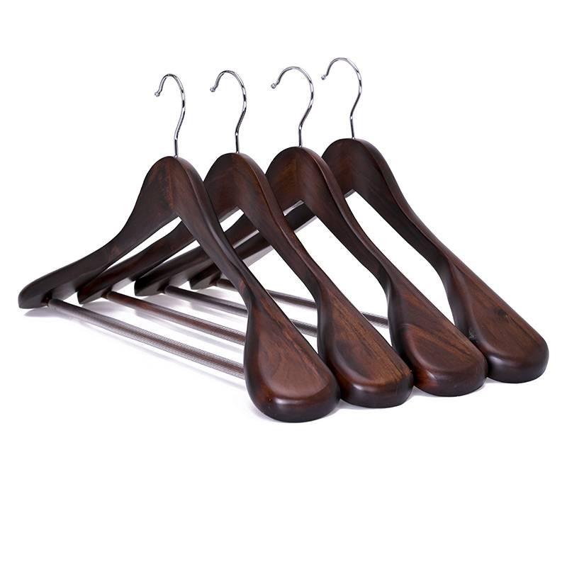 Wood Solid Hanger Ultra Wide Shoulders And Anti Slip Design For Rotating Hook