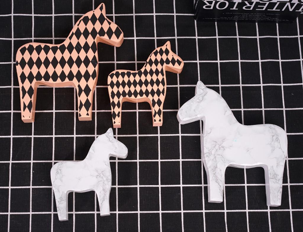 1 Pair Nordic Wooden Horse Ornament Cute Dala Horse Figurine Animal Statue Desktop Crafts for Home Living Room Office Decor Gift