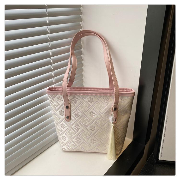 

Модный вместительный тоут женский лето 2025 новый повседневный на плечо портативный для учебы студента для поездок на работу Without pendant розовый