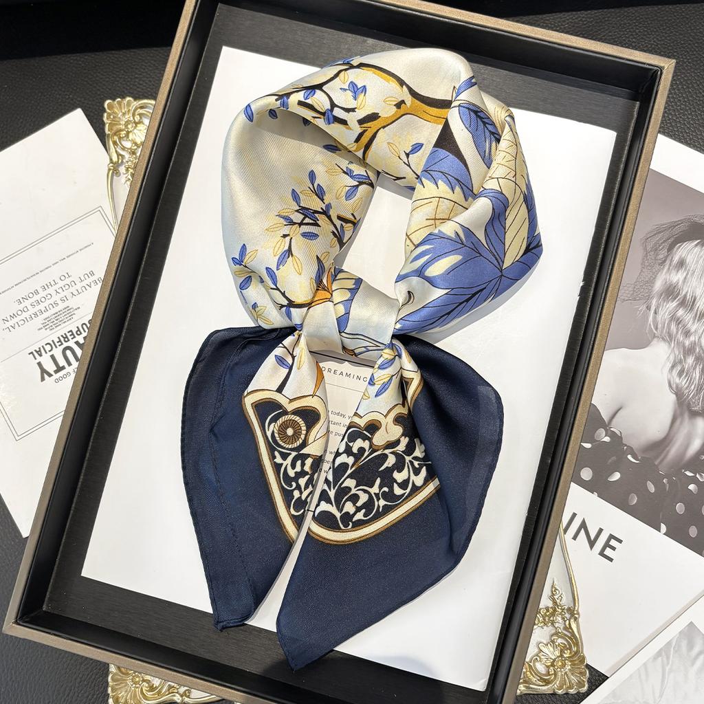 New Literary Fashionable Bandana Imitation Silk 70*70Cm Temperament Square Scarves Women SpringSummer Soft Satin Scarf