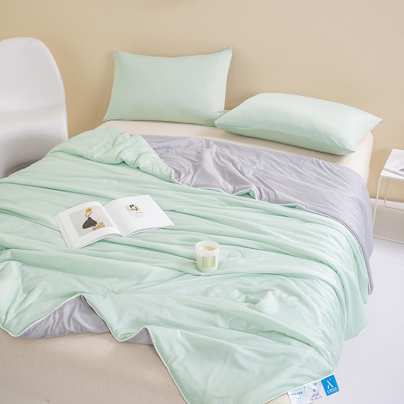 

Cool Silk Pure Color Summer Quilt - Lightweight, Machine Washable, Thin Blanket for Air Conditioning 110x150cm (Children s)