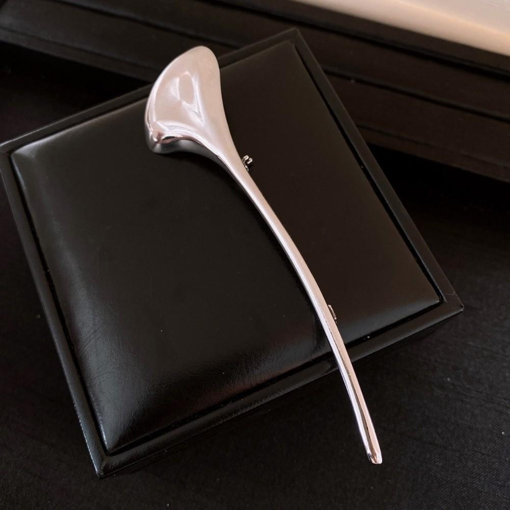 Corsage Ornament Ginkgo Leaf Brooch Vintage Elegant Long Leaf Pin Gold Luxury Metal Glossy Brooch Western-style Clothes