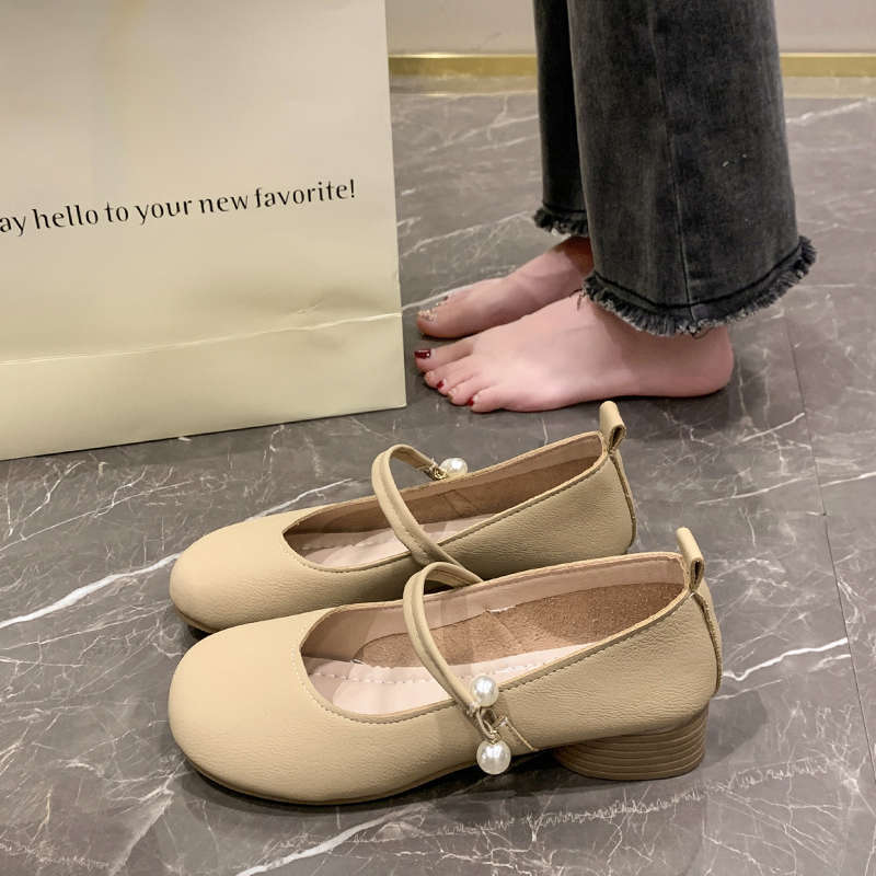 Gentle evening shoes women's skirt small leather shoes autumn 2025 new French retro thick heel Mary Jane single shoes