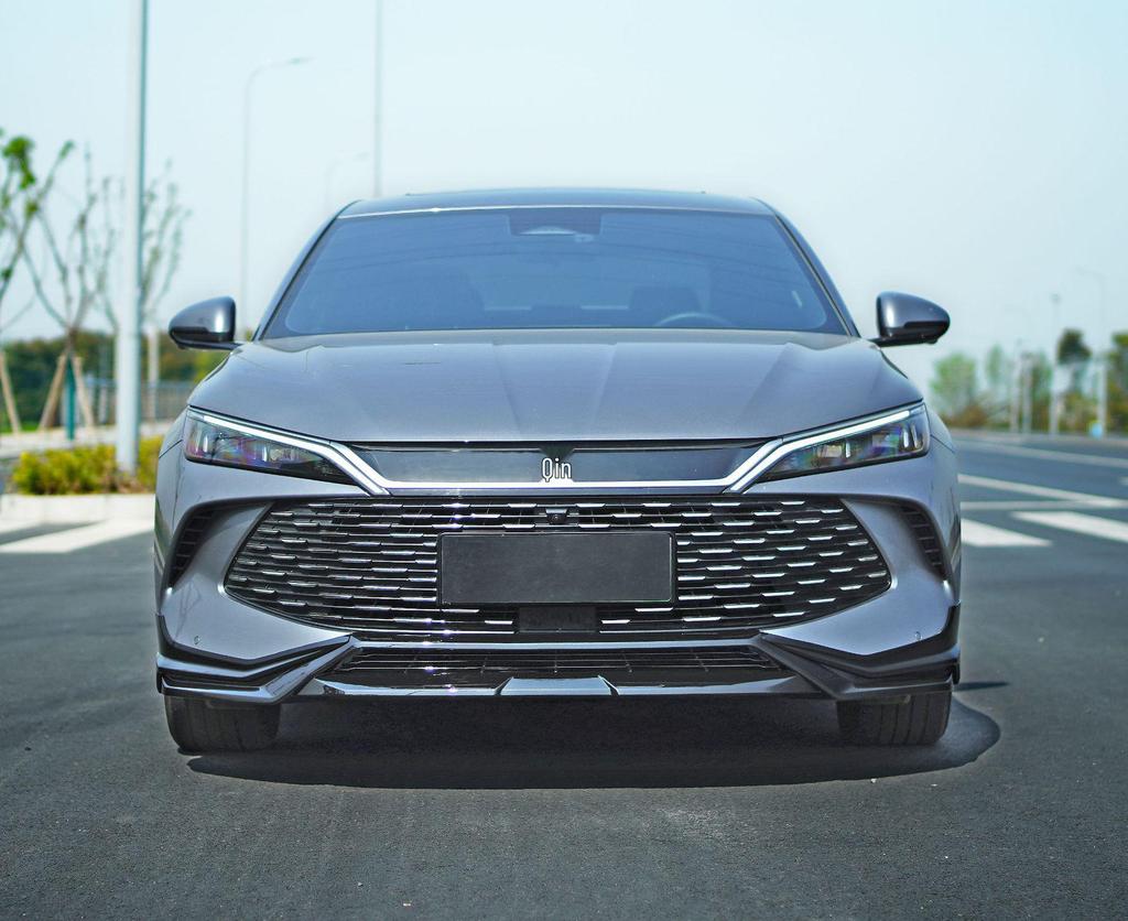 BYD Qin L DMi 24 Body Kit: Side Skirts, Front Bumper, Rear Bumper, Rear and Roof Spoilers.