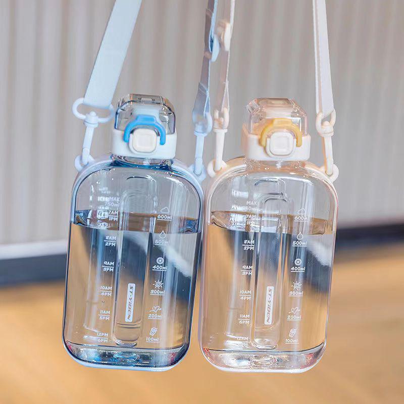 Yiben Muxin Women's Portable Large Capacity Plastic Water Bottle - Durable, Stylish, and Anti-Fall Design.