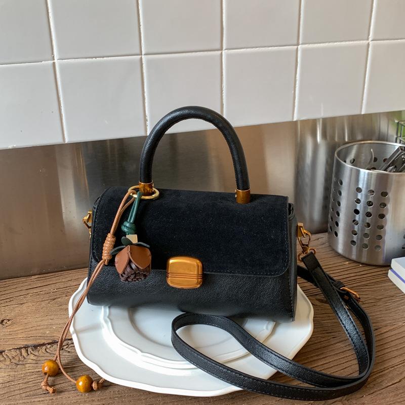 Premium light luxury niche bag women's 2025 new trendy autumn and winter go out hand bag shoulder crossbody small square bag