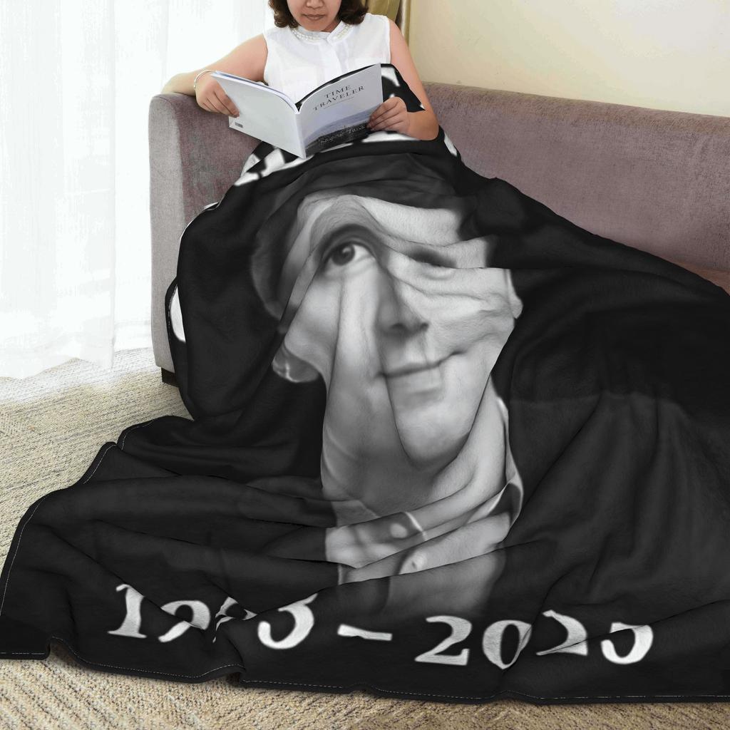 Charlie Kirk Shoot Blankets  Super Warm Aesthetic Plush Throw Blanket For Students Home Decor Flannel Bedspread Bed Cover