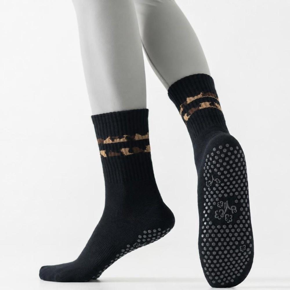 Breathable Pilates Socks for Women Cotton Mid Tube Socks Floor Socks  for Fitness Exercise