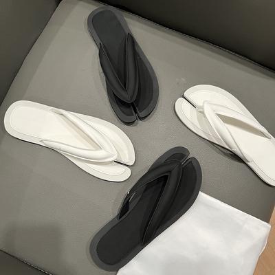 Genuine Leather Niche Design Pig's Trotters Split-toed Flip-flops Women's Outer Wear Summer New Beach Flats Roman Sandals