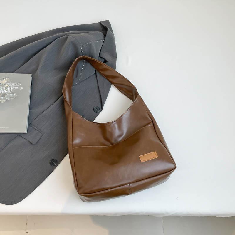 

Женская сумка 2025 новая модная большая вместительная сумка через плечо универсальная повседневная сумка-тоут в зарубежном стиле для поездок на работу весенняя простая коричневый