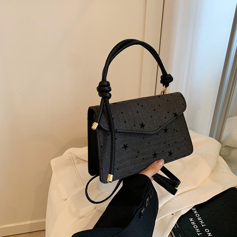 

В этом году популярны новые модели 2024 года, иностранный стиль, персонализированные и красивые сумки, женская мода и досуг, простые однотонные звезда