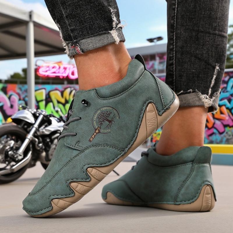 new Men's Fashion Brand Soft Soled Loafers Anti Slip Low Cut Leather Sneakers Comfortable Casual Shoe Outdoor Driving Bare Boots