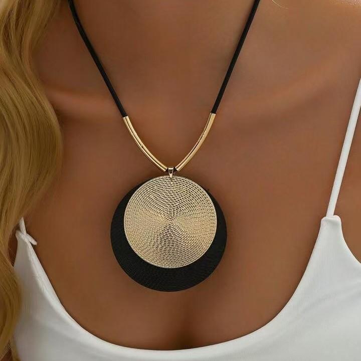 Fashion in Europe and The United States Temperament Large Round Piece Long Necklace Women's Personality Simple Collarbone Chain