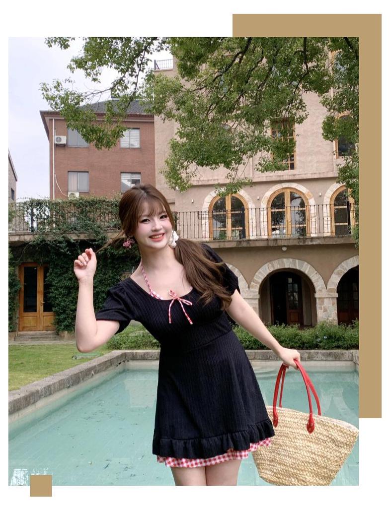 Plus Size One-Piece Skirted Swimsuit: Slimming Japanese Style for Girls