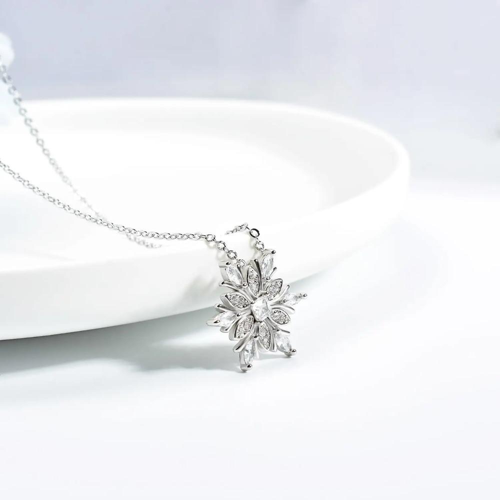 Women Silver Plated Blue Crystal Snowflake Pendant Necklace Christmas Winter Jewelry Gift Collarbone Chain