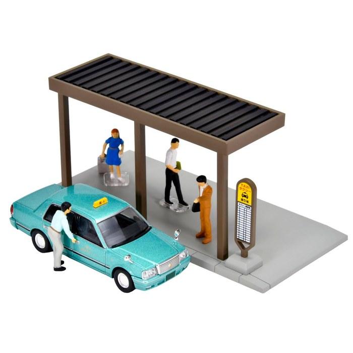 TOMYTEC Geocore64 Car Snap 04c Taxi Stand with Toyota Crown Sedan Figure & Diecast Car Set 339564 Multicolor 1/64