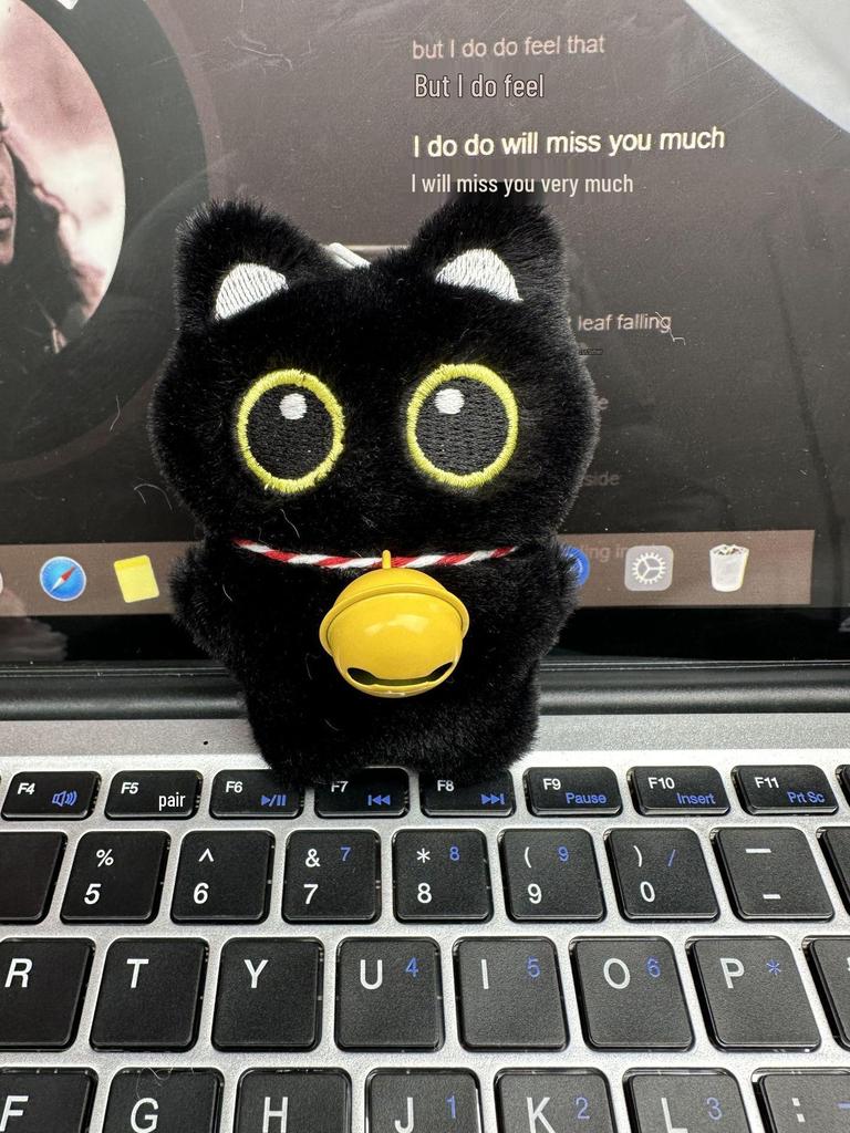 Best-Selling Squeaky Black Cat Plush Keychain - Cute Kitten Ornament Keyring for Couples