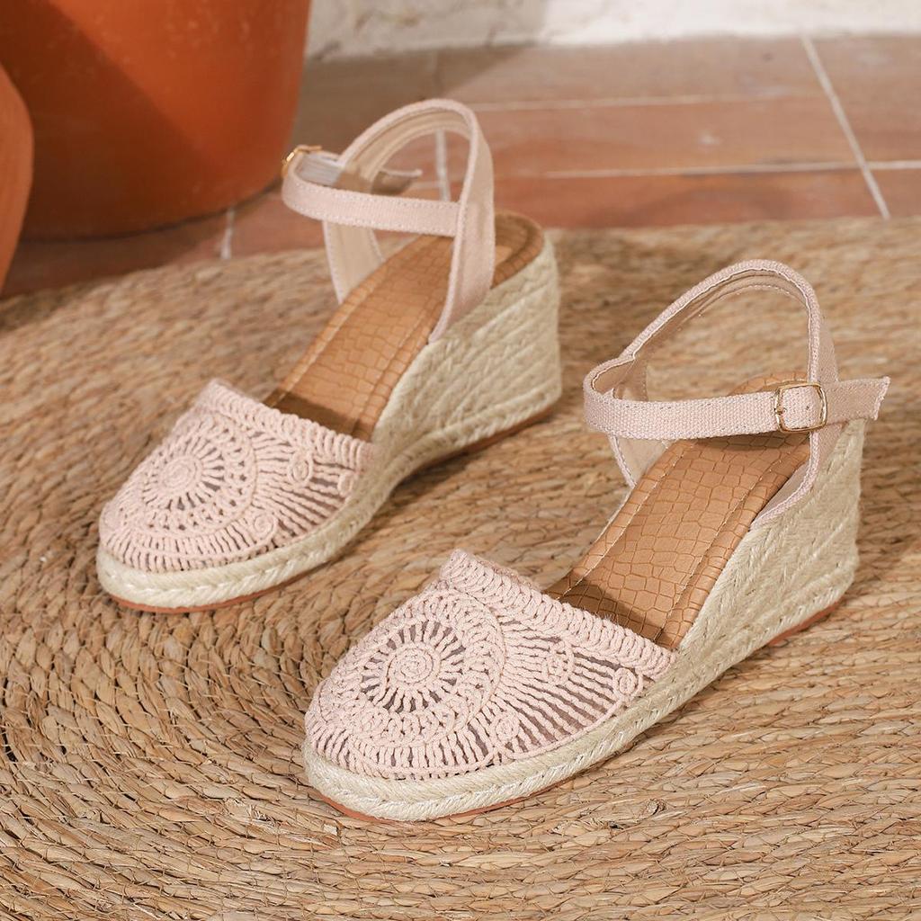2026 Fashionable Versatile Large Size Height-Increasing Buckle Sandals