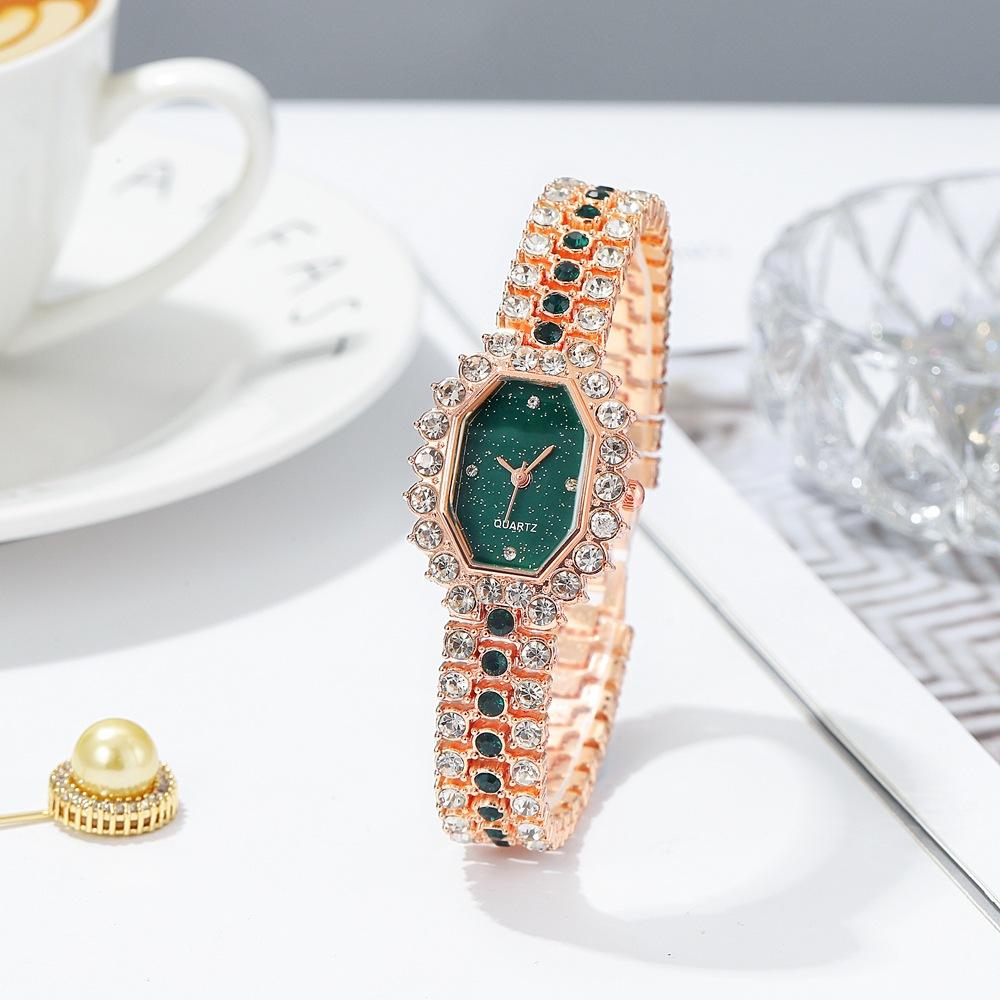 New Style Steel Band Bracelet Simple Casual Jewelry Ladies Watch Personality Oval Diamond Alloy Watch Ladies