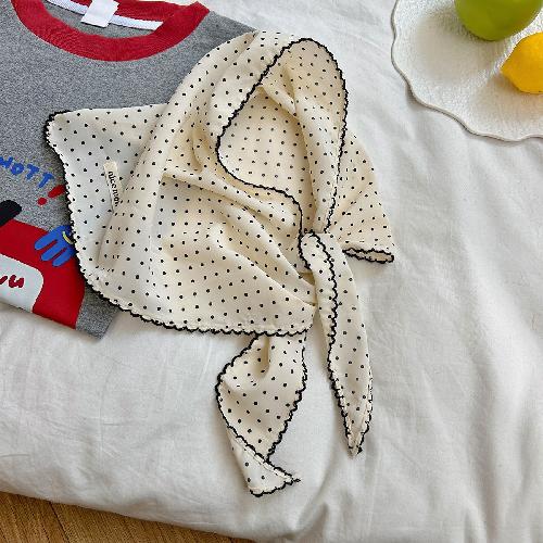 Aesthetic Thin Headscarf Neckerchief Versatile High-End Triangle Scarf for Women Artistic Fashion Outwear Bandana for Girls