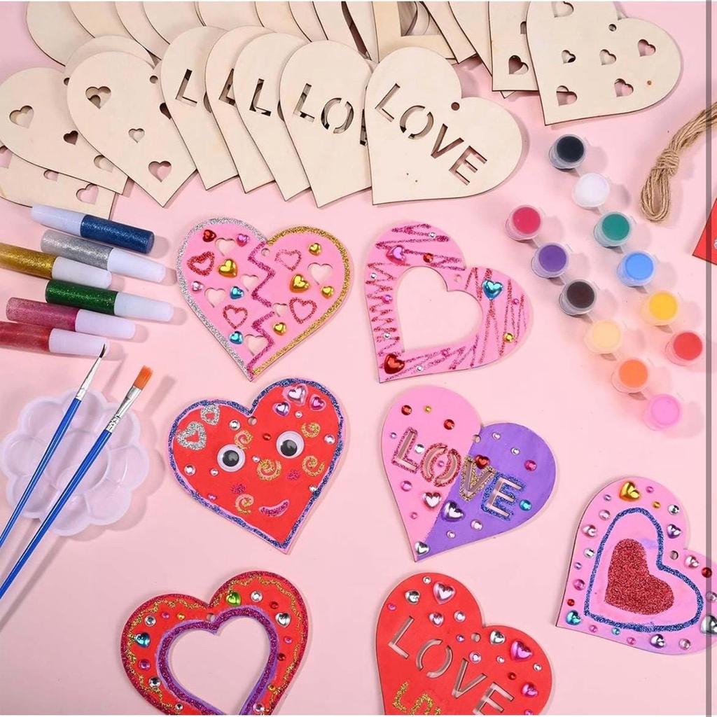 32 Wooden Heart-shaped Handicrafts, Valentine's Day Heart-shaped DIY Adult Handicrafts, Class Gifts, Party Decorations.