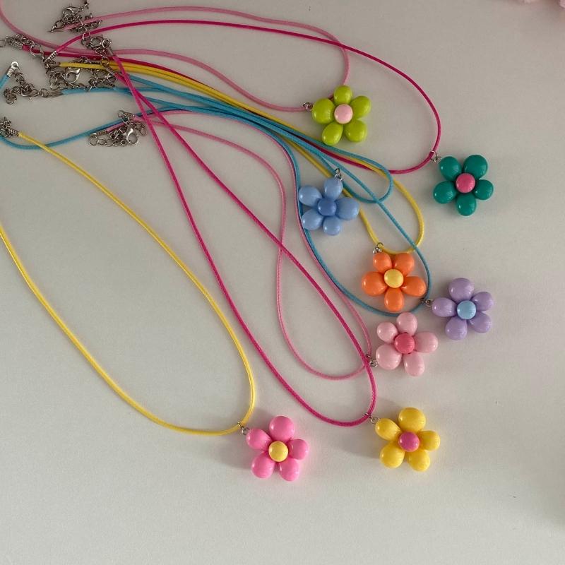 Cute Flower Necklace Colorful Pendant Necklace Romance Neck Jewelry Acrylic Material Gift for Girls and Youthful Women