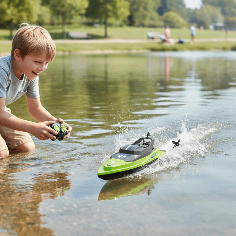 High-Speed Electric Speedboat Dual Motor Water Toy Remote Control Remote Control Boat For Kids