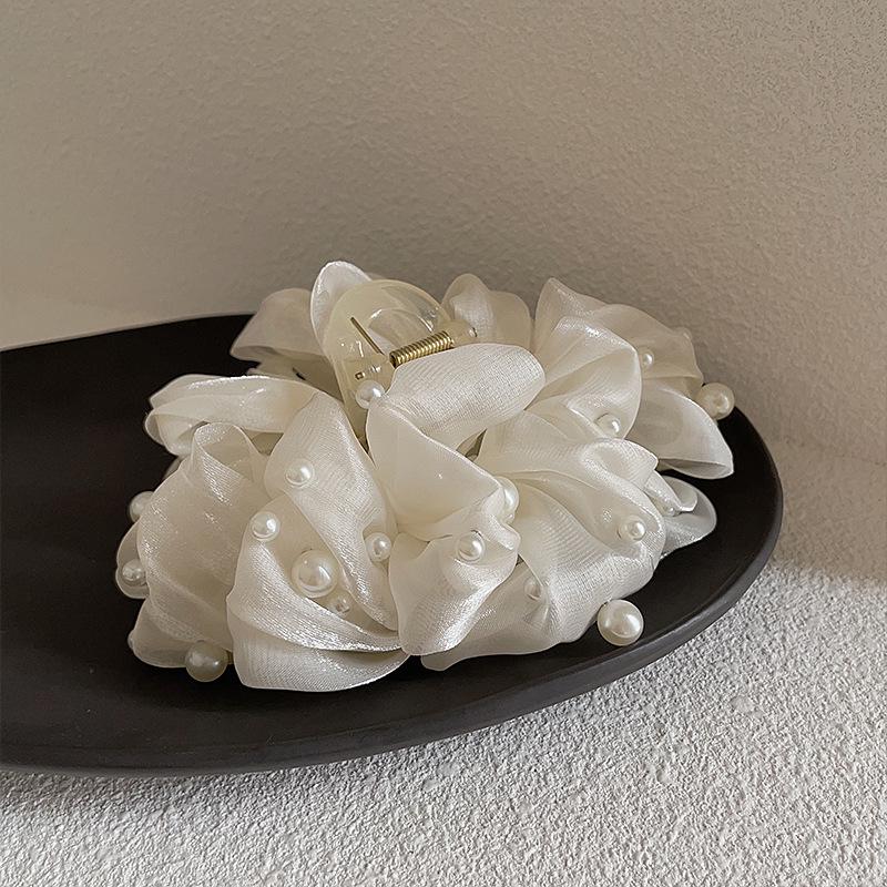 

2024 Trendy Pearl Flower Mesh Hair Grab Clip for Women
