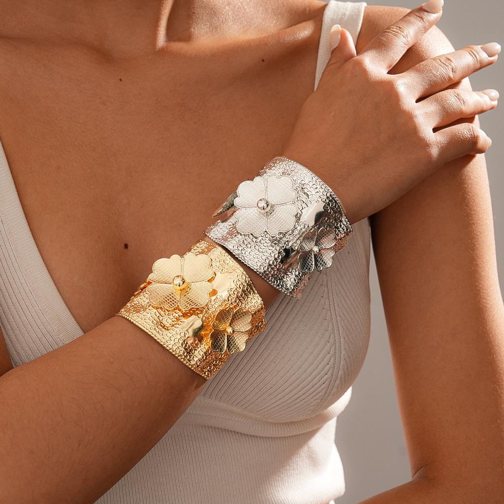 Heavy Industry Metal Folded Flower Opening Bracelet Fashion Ins Unique Jewelry