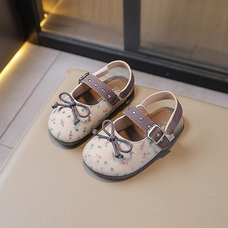 

Весенняя новая детская обувь сандалии с нескользящим носком на липучке детские летние с носком резиновые 23 белый