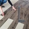 Selbstklebende Holzmaserung Boden Wandaufkleber PVC Tapete für Wohnzimmer Toilette Küche Heim Boden Dekoration Wasserdichter Aufkleber