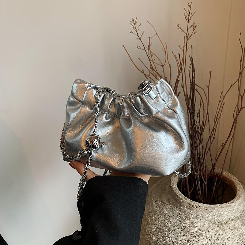 Premium sense niche bag women's summer 2025 new fashion chain messenger bag versatile pleated bucket bag