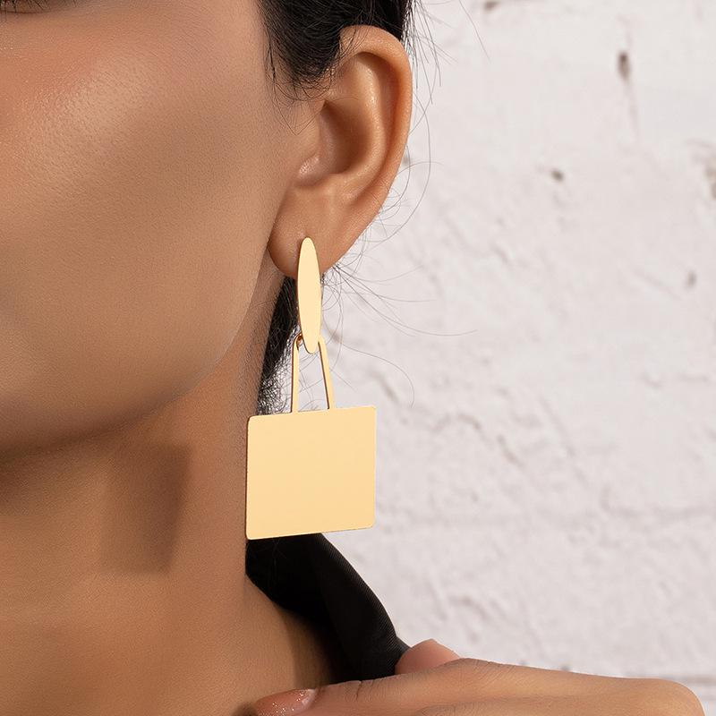 European & American Large Gold Geometric Earrings: Stylish Personality Ear Cuffs & Simple Drop Jewelry