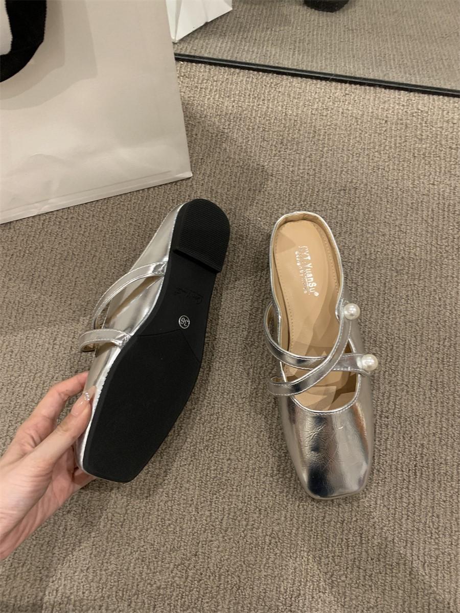 Мода 2024 года новые женские мюли тапочки удобные балетки из искусственной кожи на плоской подошве женские модные туфли-лодочки Mary Jane с кроссовками 35 серебряный 3557₽