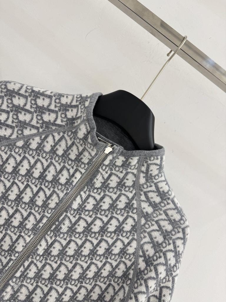 2023 Reversible Semi-High Neck Zip Cardigan – Autumn/Winter Edition