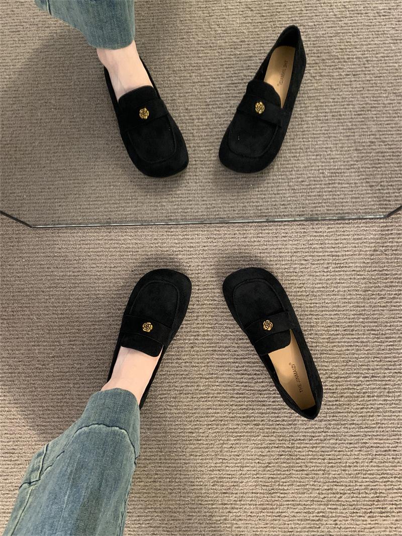 

French retro suede loafers women s 2025 small fragrant wind metal buckle square head beanie shoes flat-bottomed versatile single shoes 35