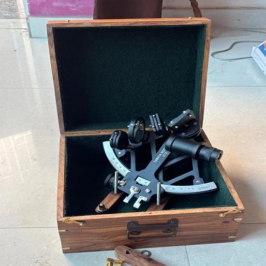 Messing Tamaya Sextant mit Holzkiste 22,86 cm Nautische Dekoration Maritimes Navigationsinstrument Akzent für Zuhause oder Büro Sammlergeschenk