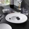 Ceramiczne talerzyki z motywem słomkowego kapelusza, malowane pod szkliwo: Talerze deserowe, do zup i makaronów o fakturze młotkowanej do użytku hotelowego