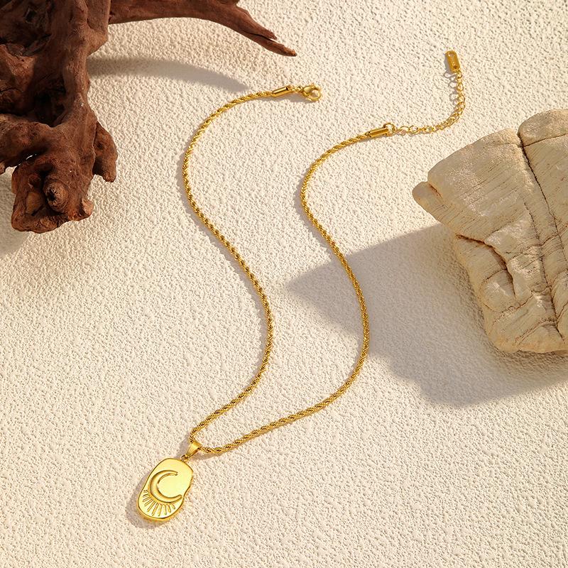 Retro Twist Chain Moon Pendant Stainless Steel Necklace Women's Fashion Personality Titanium Steel Electroplated 18K Gold Jewelry