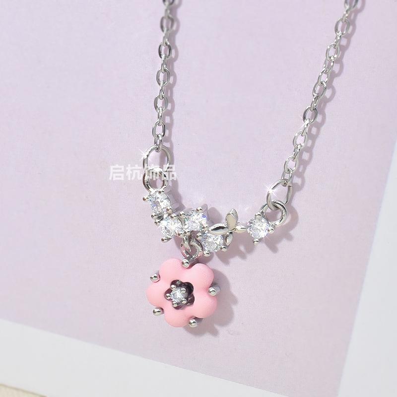 

Легкая Роскошь Цветочное Ожерелье Женское Свежее Простое Универсальное Темперамент Циркон Розовый Подвеска Цепочка на Ключицу