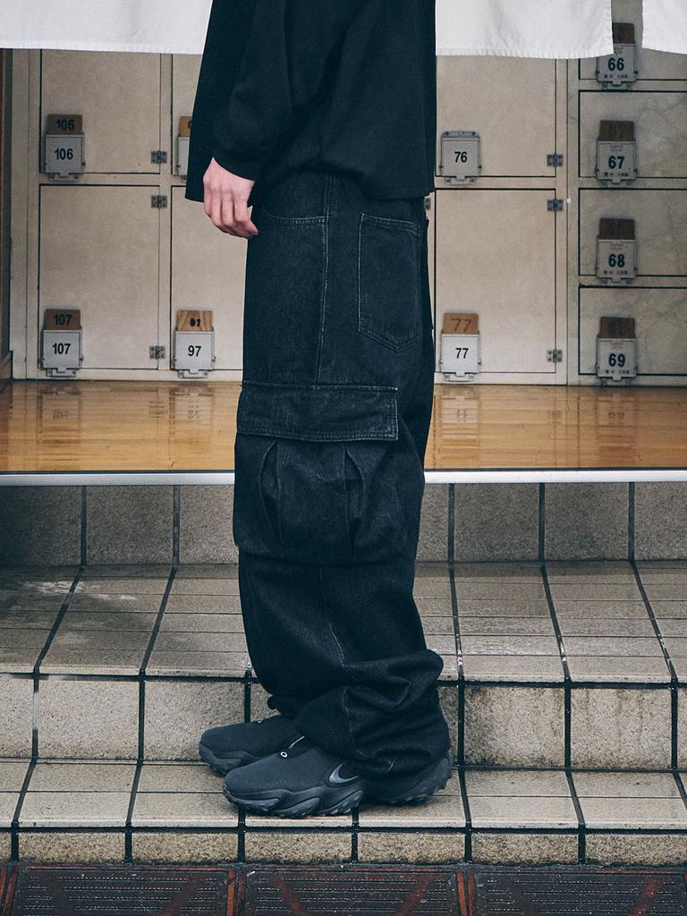 Bieseulaebis Cargo Loose Fit Denim Pants Black