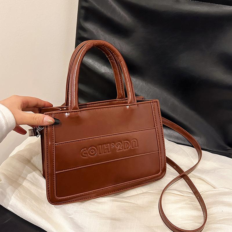 

Retro fashion leopard print tote bag women s 2025 winter new large-capacity shoulder bag feeling messenger bag 24*10*16.5