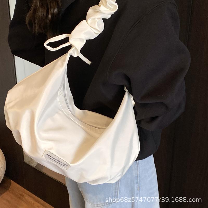 Large Capacity Messenger Bag Women's 2025 New Armpit Bag Commuter Leisure Bag Fashion Folds Simple Shoulder Bag Tide