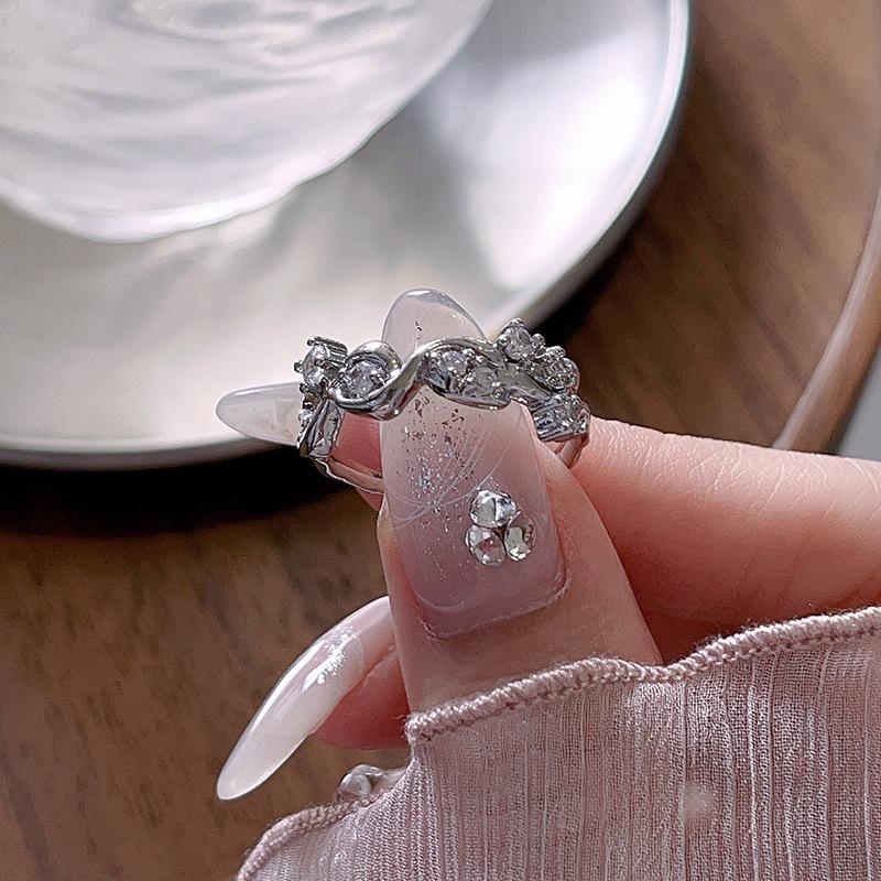 Original Design Niche High Sense Cold Wind Personality Zircon Fashion French Irregular Opening Ring Women