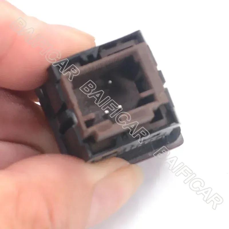 Used  3 Pin Hazard Warning Flasher Switch Dangerous Light Button 96472122KR 6554RQ For Peugeot 207 207CC